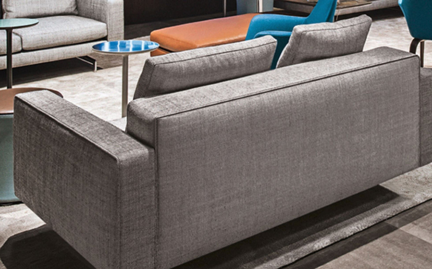 Canapé contemporain nordique scandinave CYRILO en tissu et plumes