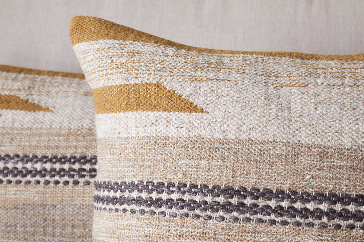 Housse de coussin en laine Aravali - Ocre