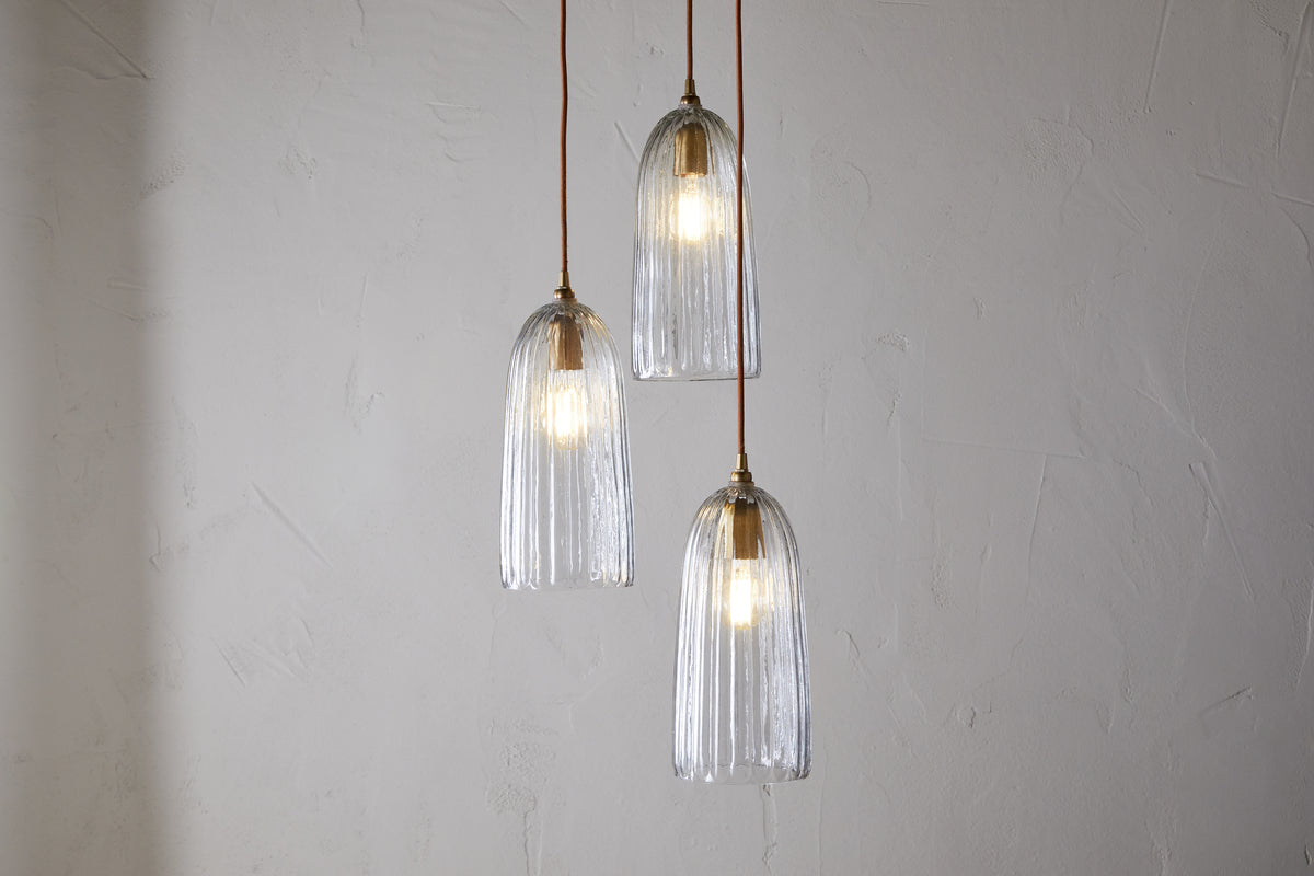 Luminaire en grappe de verre recyclé cannelé Lumina - Transparent
