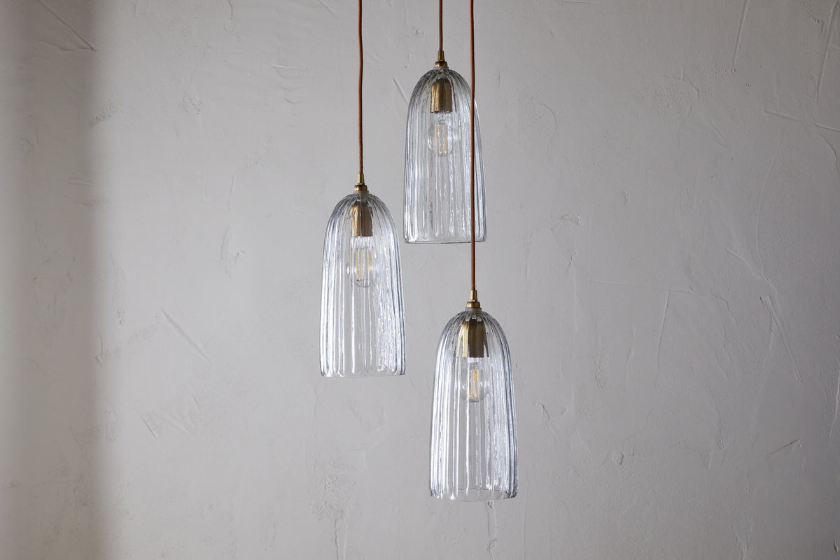 Luminaire en grappe de verre recyclé cannelé Lumina - Transparent