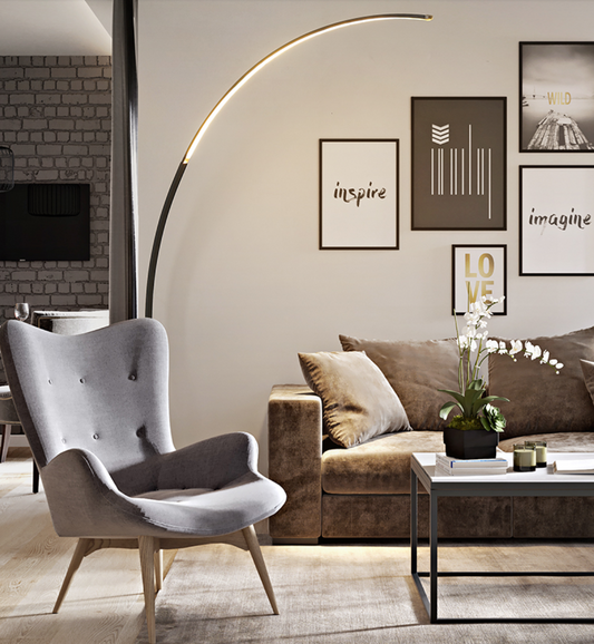 Lampe sur pied contemporaine minimaliste à LED en demi-lune MAREIKE