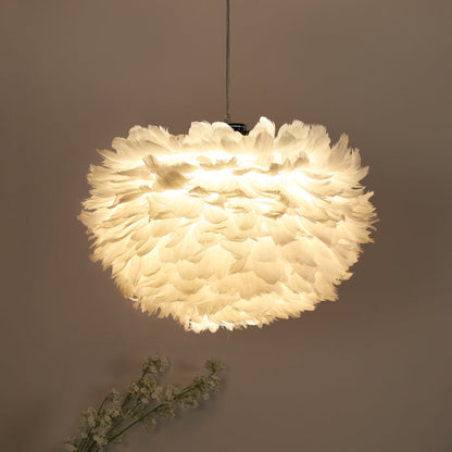 Pendentif géométrique unique Manrique avec des accents de plumes