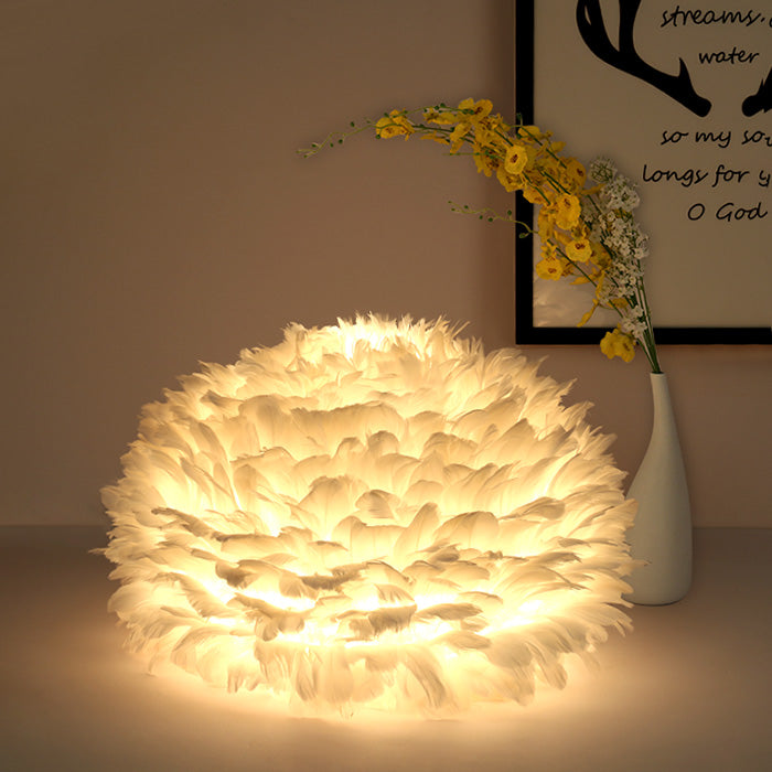 Pendentif géométrique unique Manrique avec des accents de plumes