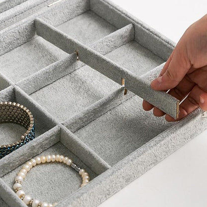 Boîte à bijoux avec plateau en faux verre