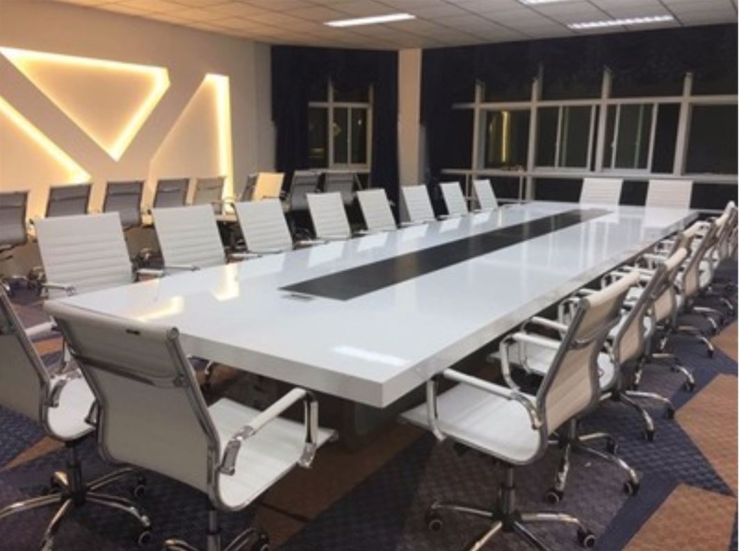 Grande table de conférence EMILY