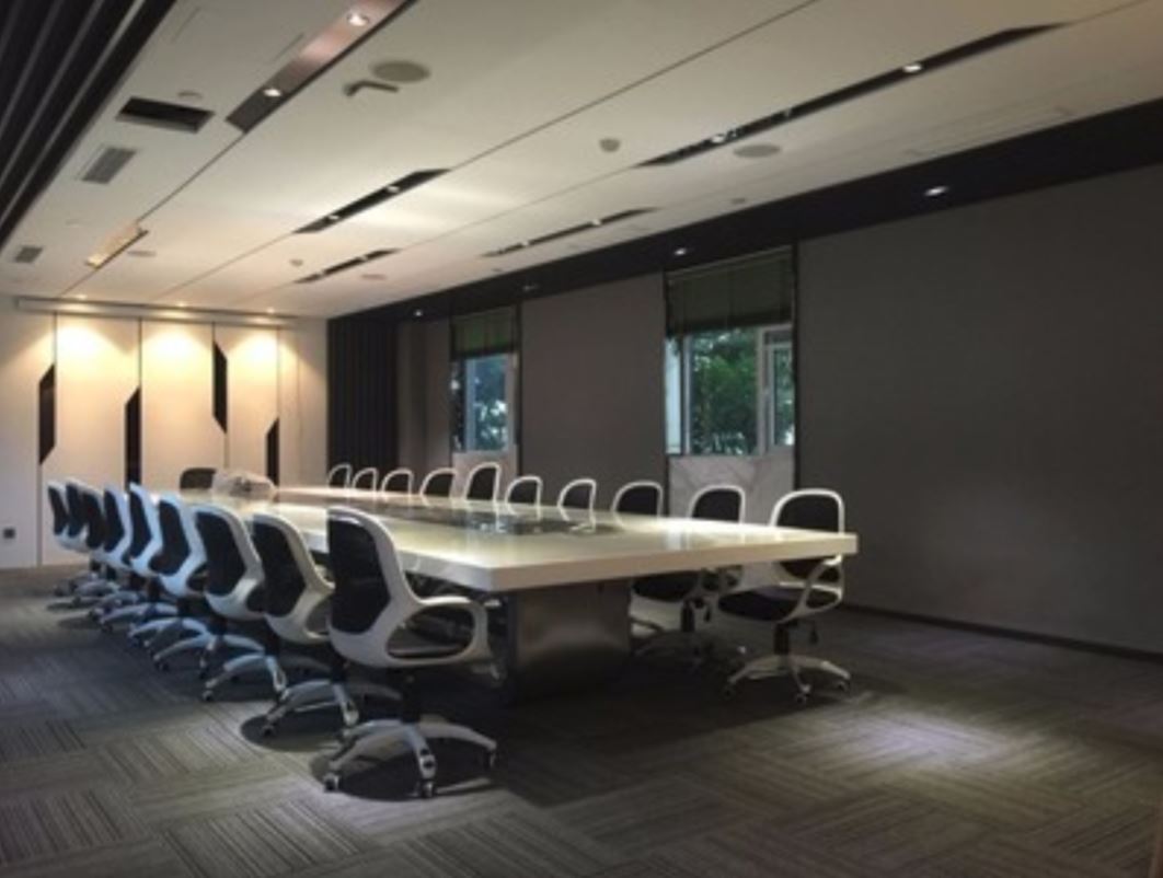 Grande table de conférence EMILY