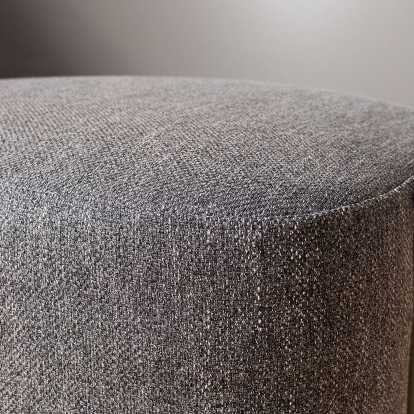 Fauteuil design capitonné Lilly 