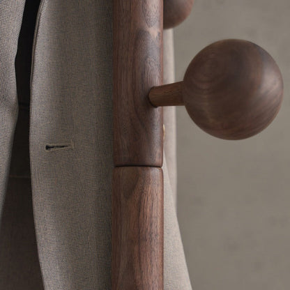 Porte-manteau à rivets en bois massif Artur