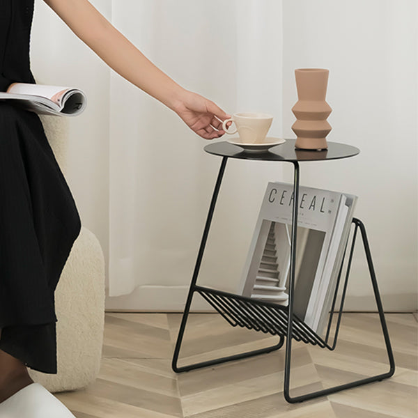 Table de bout avec plateau en fer Hiliritas