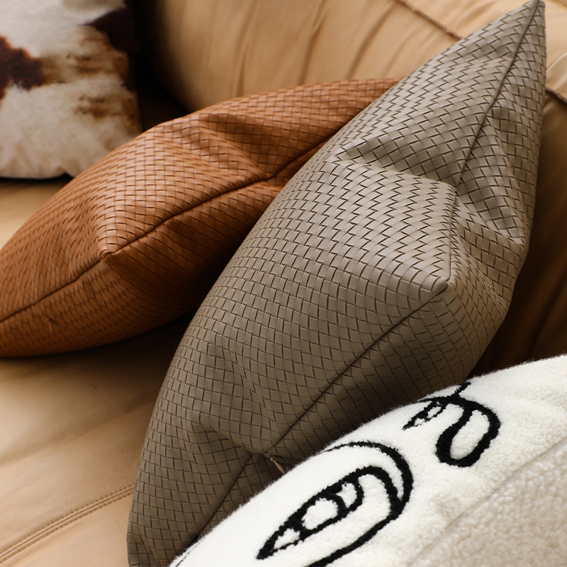 Housse de coussin et insert en cuir tressé