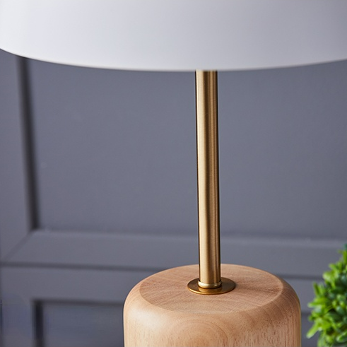 Lampe de table en bois massif Broderick