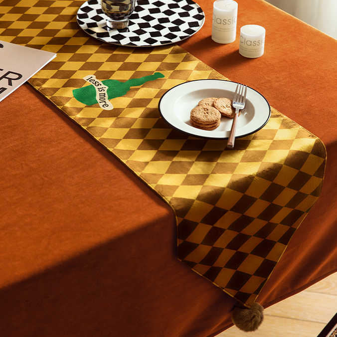 Chemin de table à carreaux Curran