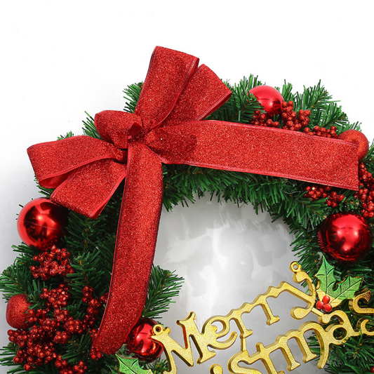 Couronne de Noël en faux pin et baies