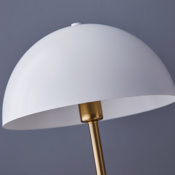 Lampe de table en bois massif Broderick