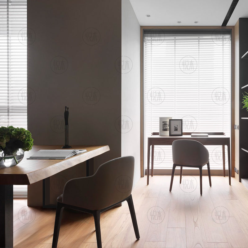 Bureau d'étude en bois massif JONAH, design scandinave et nordique, avec bords vivants