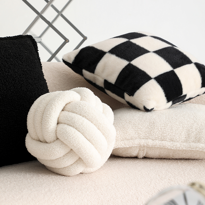 Coussin en forme de damier coloré