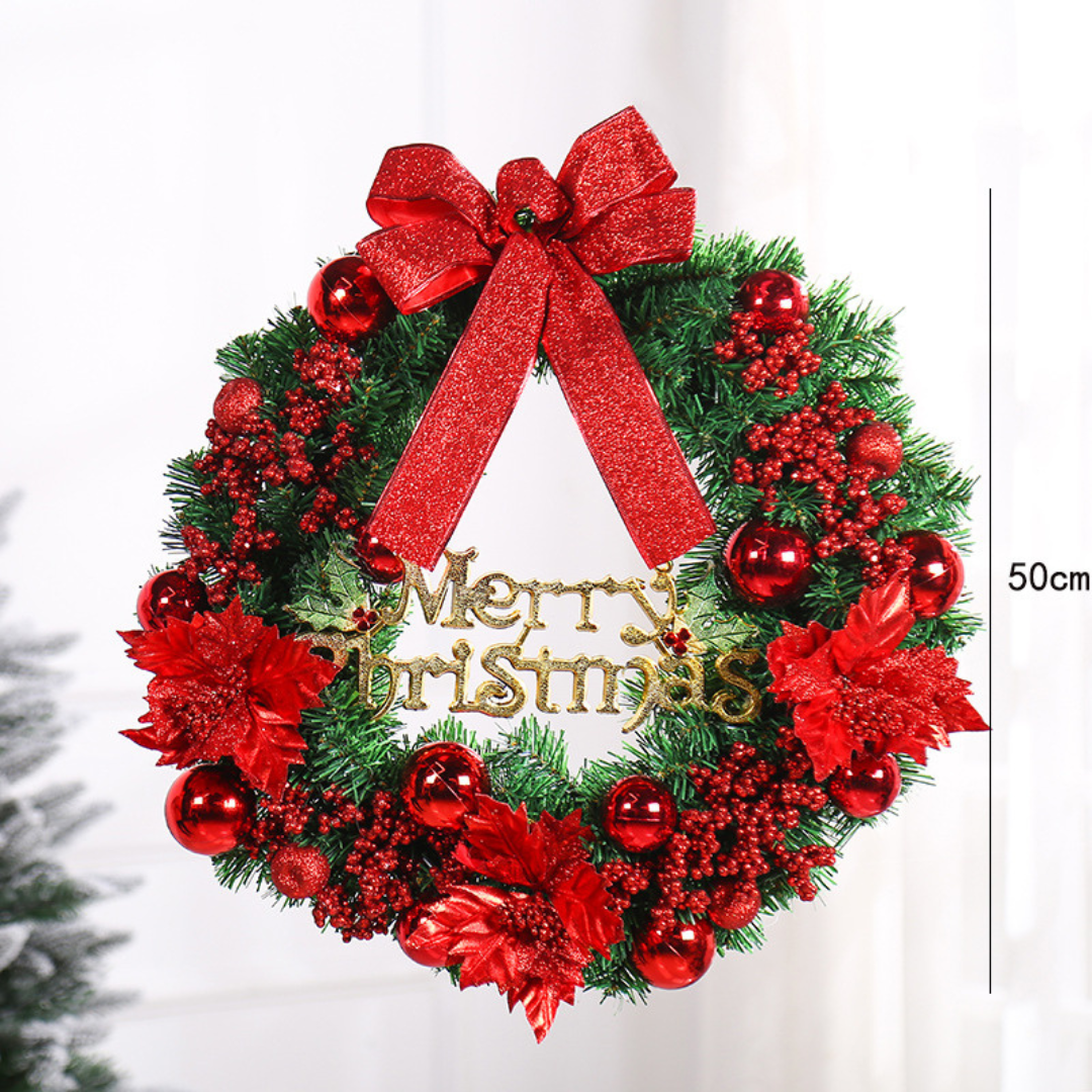 Couronne de Noël en faux pin et baies