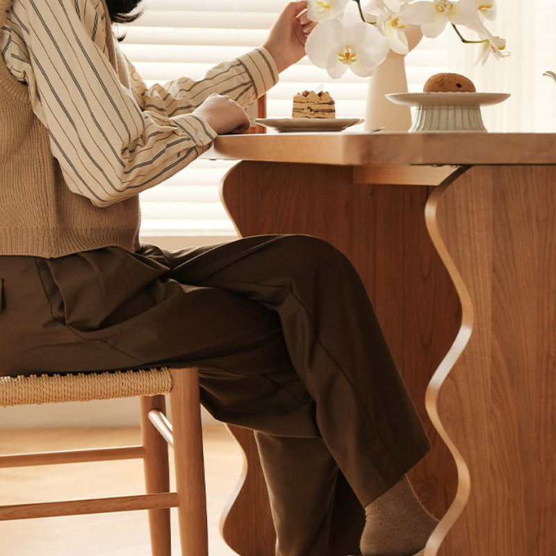 Table à manger à base ondulée Jalen