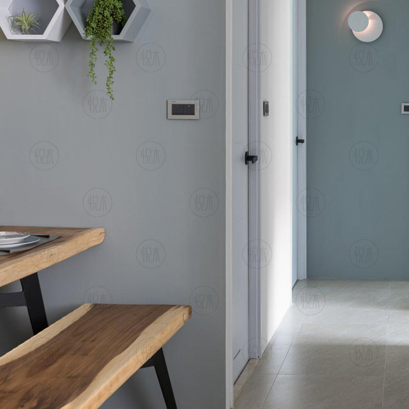 Ensemble de table à manger et chaises en bois massif AVERY, design acacia suar