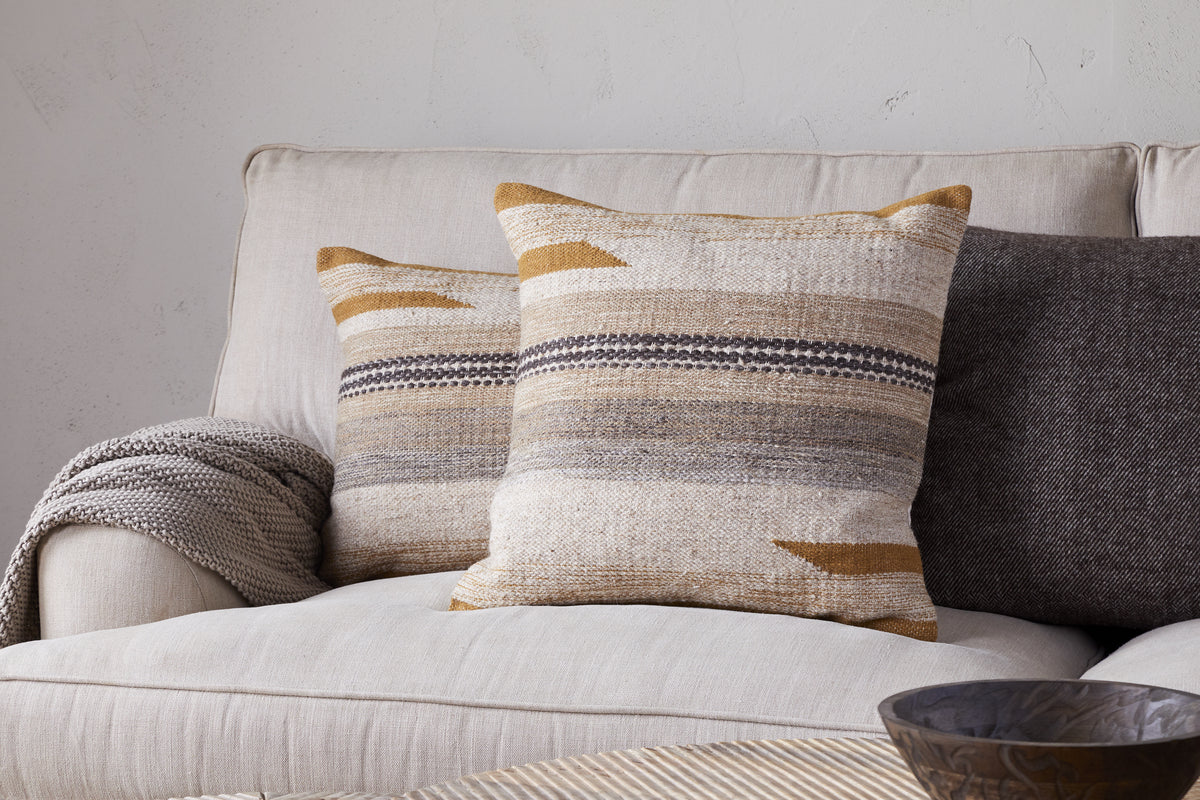 Housse de coussin en laine Aravali - Ocre