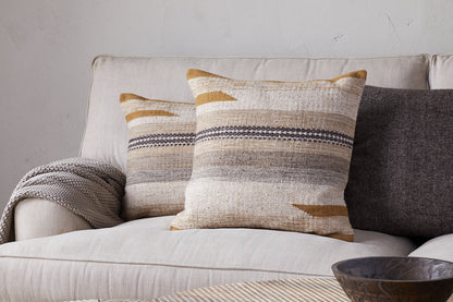 Housse de coussin en laine Aravali - Ocre