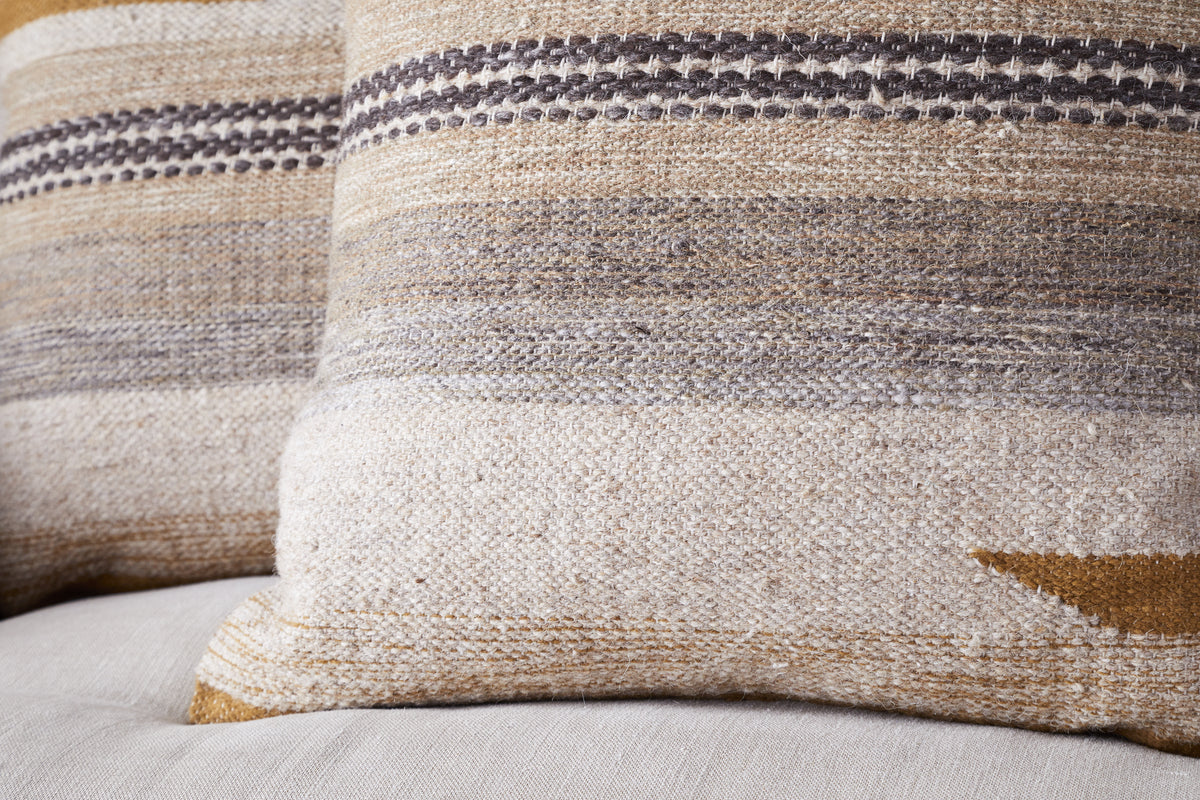 Housse de coussin en laine Aravali - Ocre