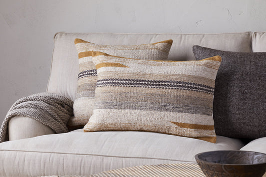 Housse de coussin en laine Aravali - Ocre