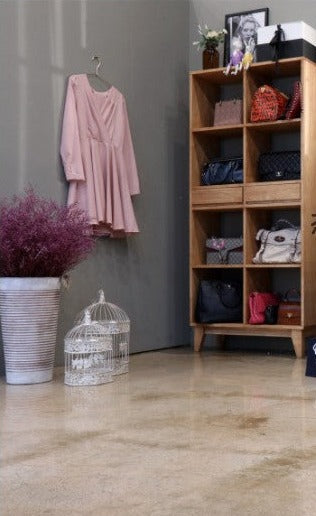 Bibliothèque/Vitrine ANA NEW YORK HILTON en bois dur américain, noyer, couleur naturelle, 3 tailles 