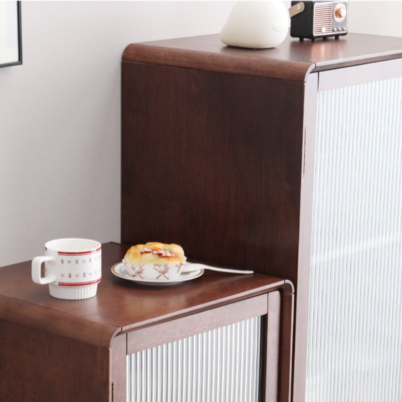 Adelaide SWEDEN Armoire à vin en bois massif avec vitrine en verre