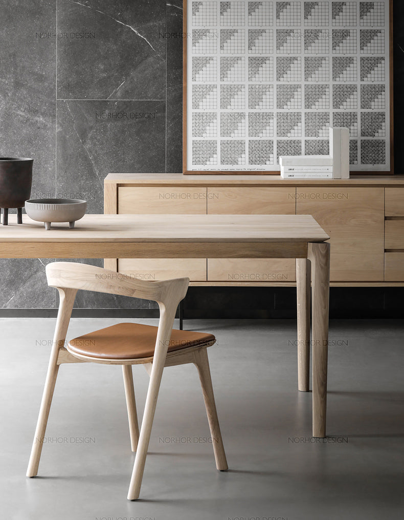 Table à manger moderne AMIRA en bois massif de style nordique 