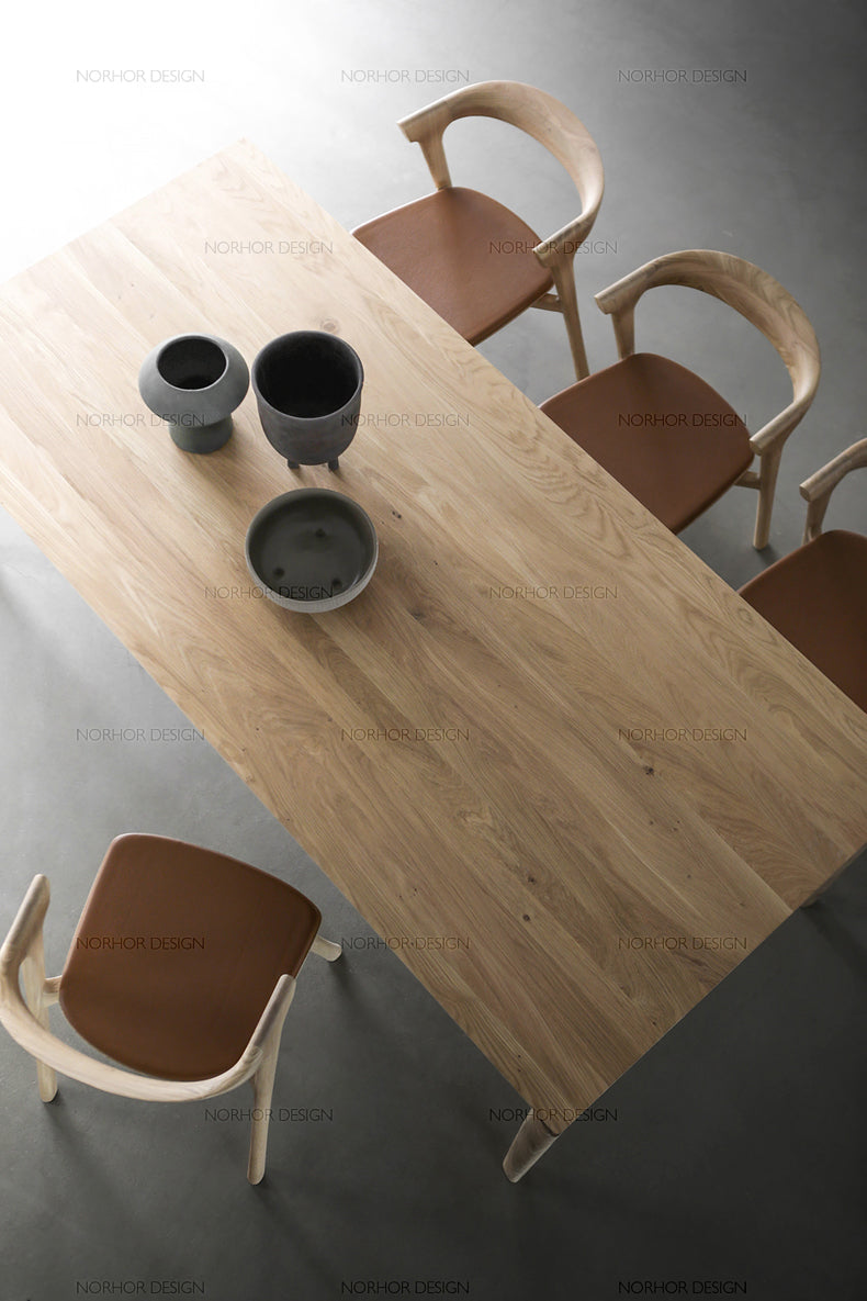 Table à manger moderne AMIRA en bois massif de style nordique 