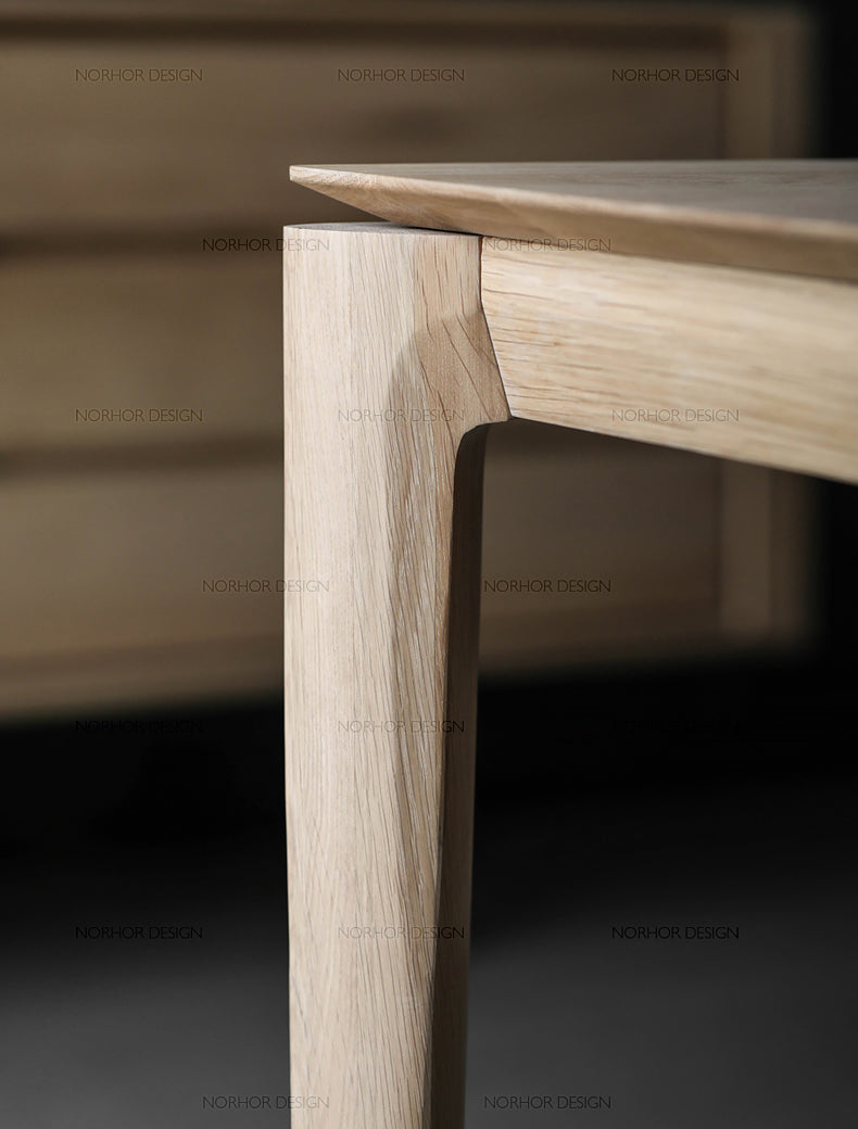 Table à manger moderne AMIRA en bois massif de style nordique 