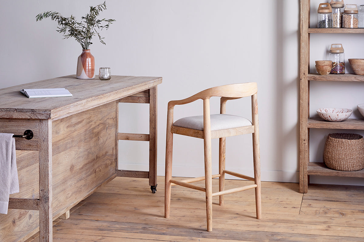 Chaise de comptoir rembourrée en bois de manguier Anbu - Naturel