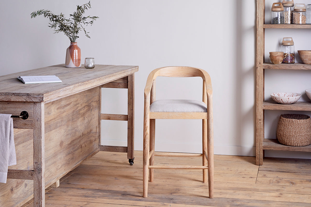 Chaise de comptoir rembourrée en bois de manguier Anbu - Naturel