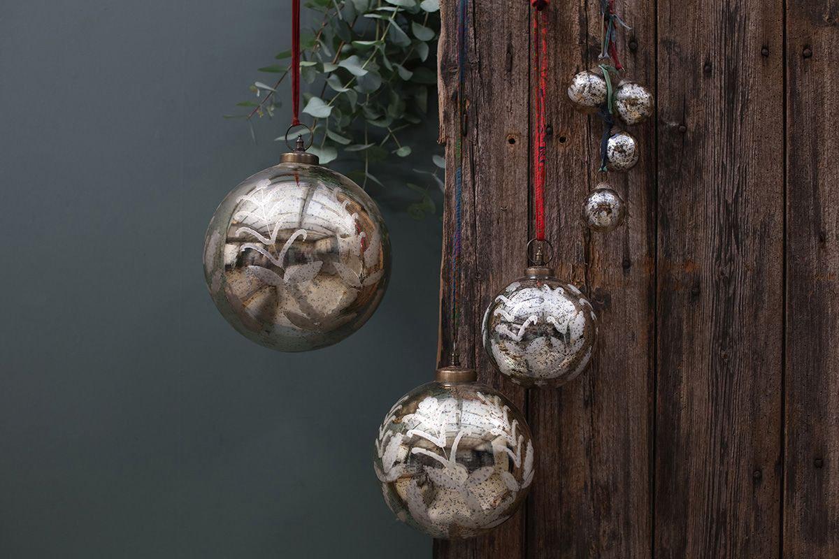 Boules en or antique (lot de 4)