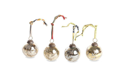 Boules en or antique (lot de 4)