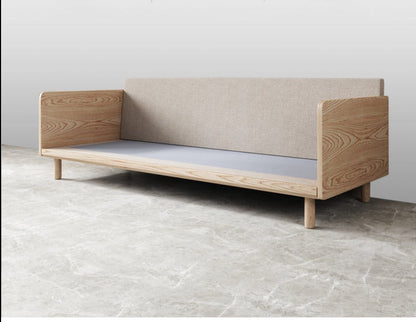 Canapé Avery en bois massif avec coussin amovible en tissu de style japonais