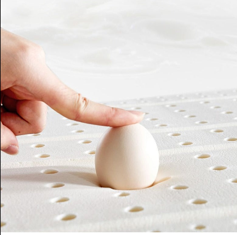 Canapé Avery en bois massif avec coussin amovible en tissu de style japonais