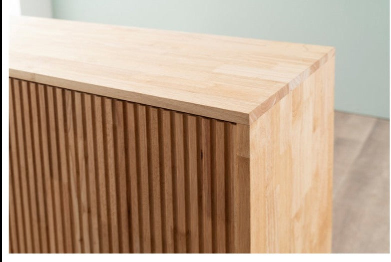 Meuble TV Catherine MARRIOTT en bois massif scandinave (couleur noyer, naturel)