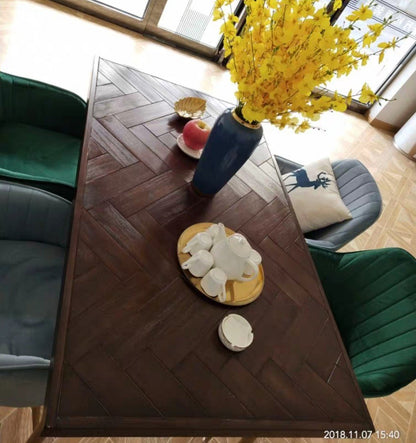 Table à manger EMILIA en acacia à chevrons