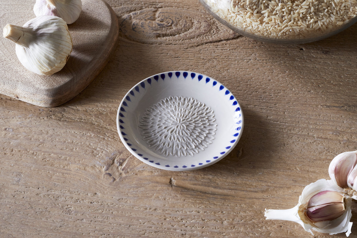 Râpe à ail Indigo Drop - Crème et Indigo