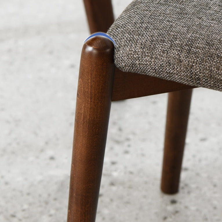 Tabouret de coiffeuse Isabella OSAKA en bois massif, style japonais scandinave, idéal pour le maquillage ou la toilette.