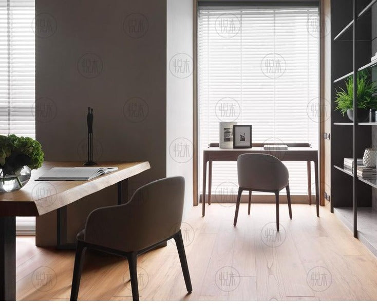 Bureau d'étude en bois massif JONAH, design scandinave et nordique, avec bords vivants