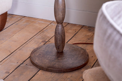 Lampadaire Konali en bois de manguier - Teinté frêne
