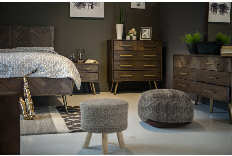 LEAH Chevet à chevrons en bois d'acacia massif Commode nordique