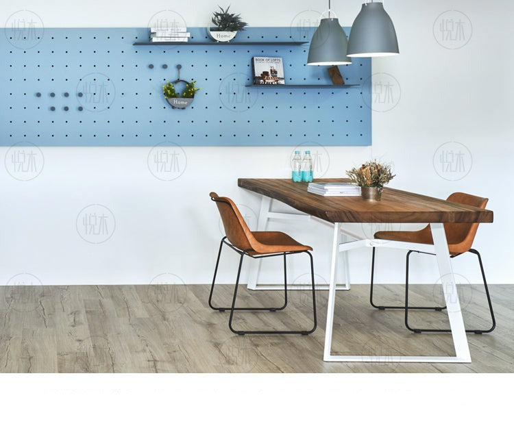 Table à manger LILA Radisson Conference de style nordique en bois massif avec bord brut / bord droit