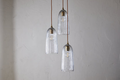 Luminaire en grappe de verre recyclé cannelé Lumina - Transparent