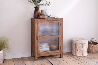 Meuble bas en bois de manguier Mendani et verre cannelé - Teinte noyer