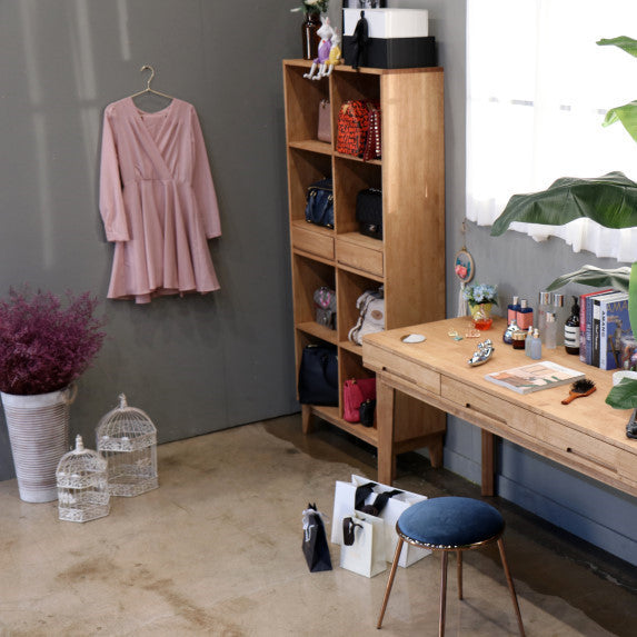 Bibliothèque/Vitrine ANA NEW YORK HILTON en bois dur américain, noyer, couleur naturelle, 3 tailles 