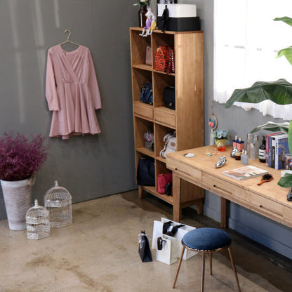 Bibliothèque/Vitrine ANA NEW YORK HILTON en bois dur américain, noyer, couleur naturelle, 3 tailles 